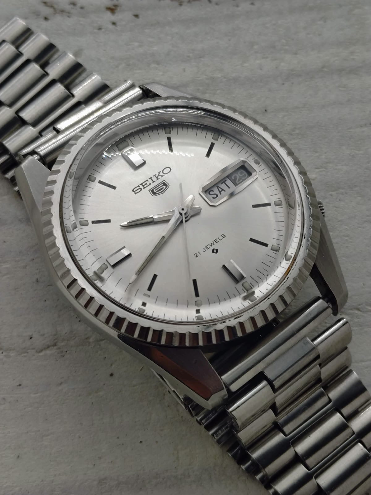 Seiko 5 – Réf. 6119-8031 – Calibre 6119, 21 rubis, Suwa Seikosha – lunette cannelée – juillet 1968 – fraîchement révisée