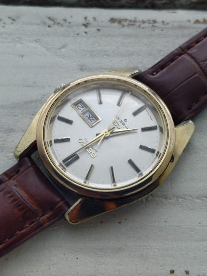 King Seiko Hi-Beat 5626-7000 – Calibre 5626A, Suwa Seikosha – boîtier plaqué or avec médaillon en or – janvier 1969 – récemment révisée