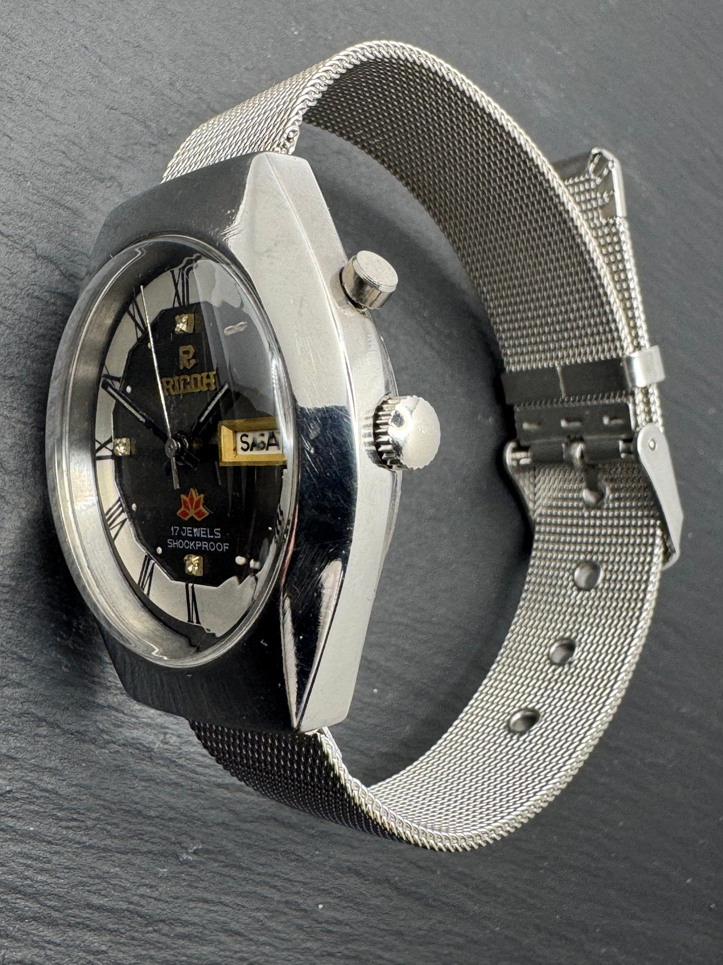 Ricoh Automatic Day-Date, 17 Jewels, schwarzes Zifferblatt mit römischer Minuterie, frisch in Japan revidiert