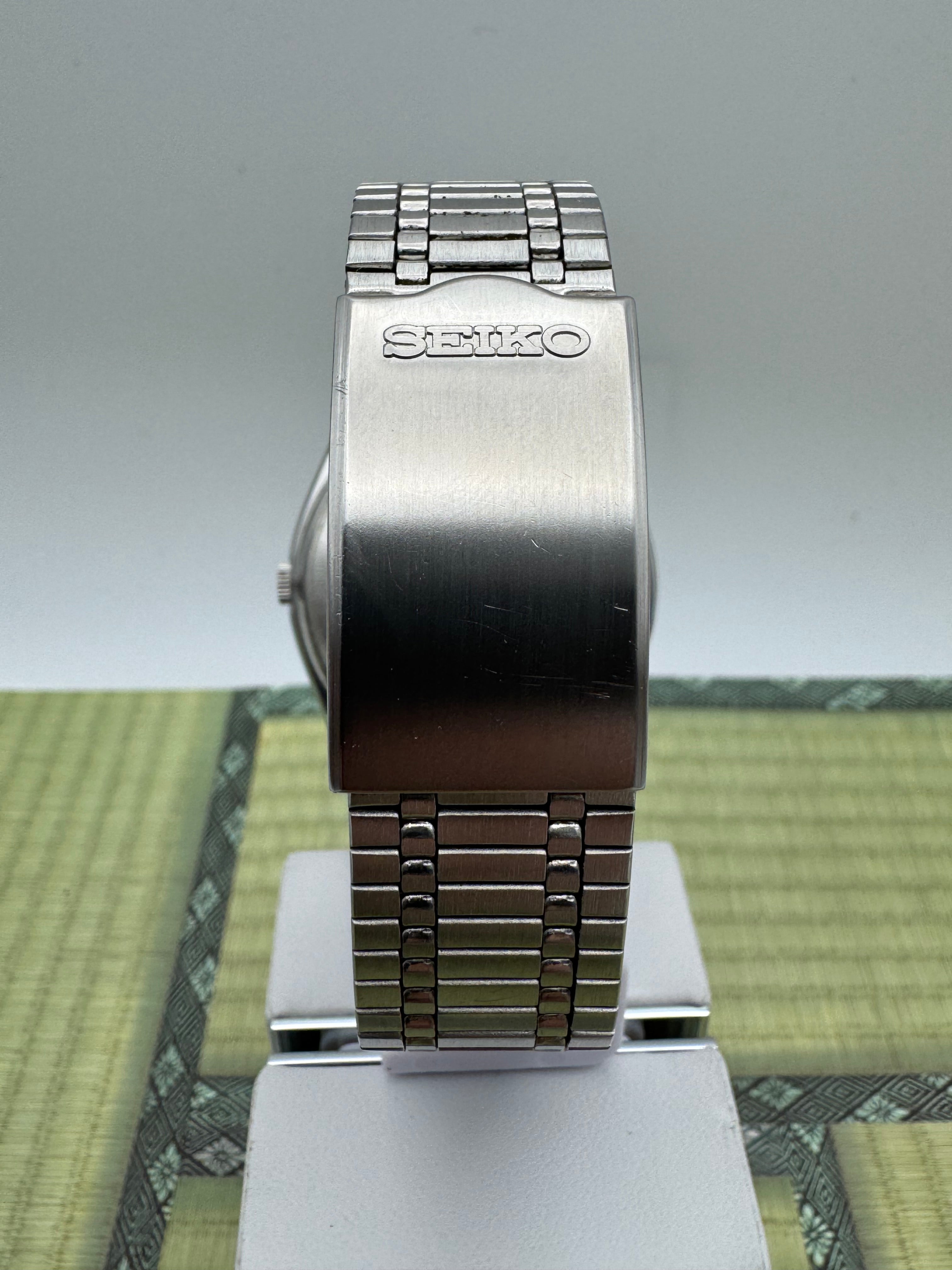 Seiko Quartz Type II (Ref. 4623-8030, October 1976) – Japanese