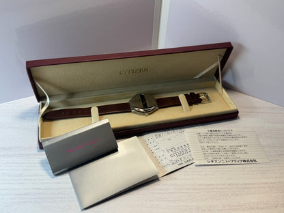 Citizen Independent – Herrenarmbanduhr (Quarz) mit aufklappbarem Deckel, neuwertig
