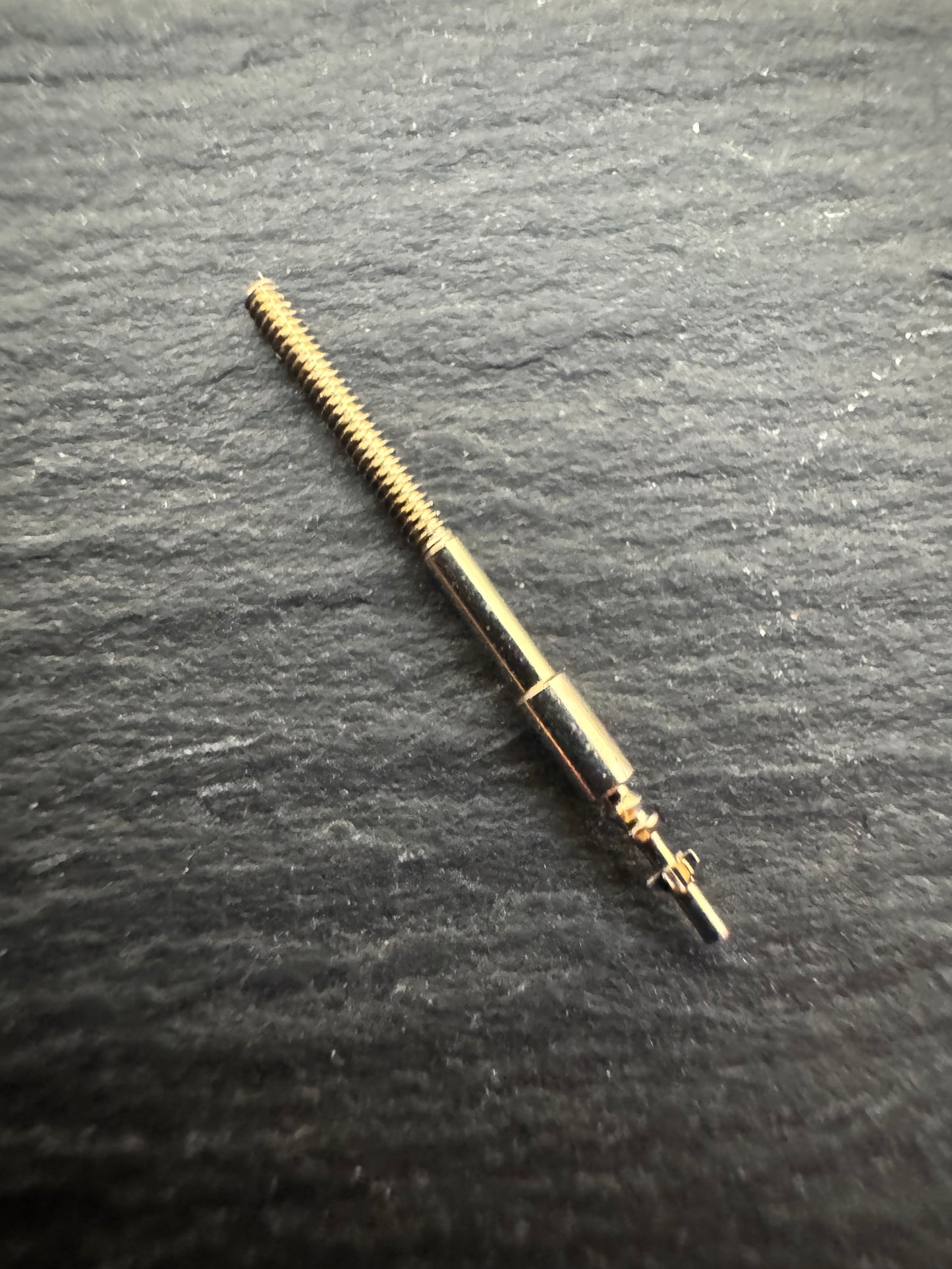 Seiko winding stem 354324 (1 piece) for caliber H461A (NOS)