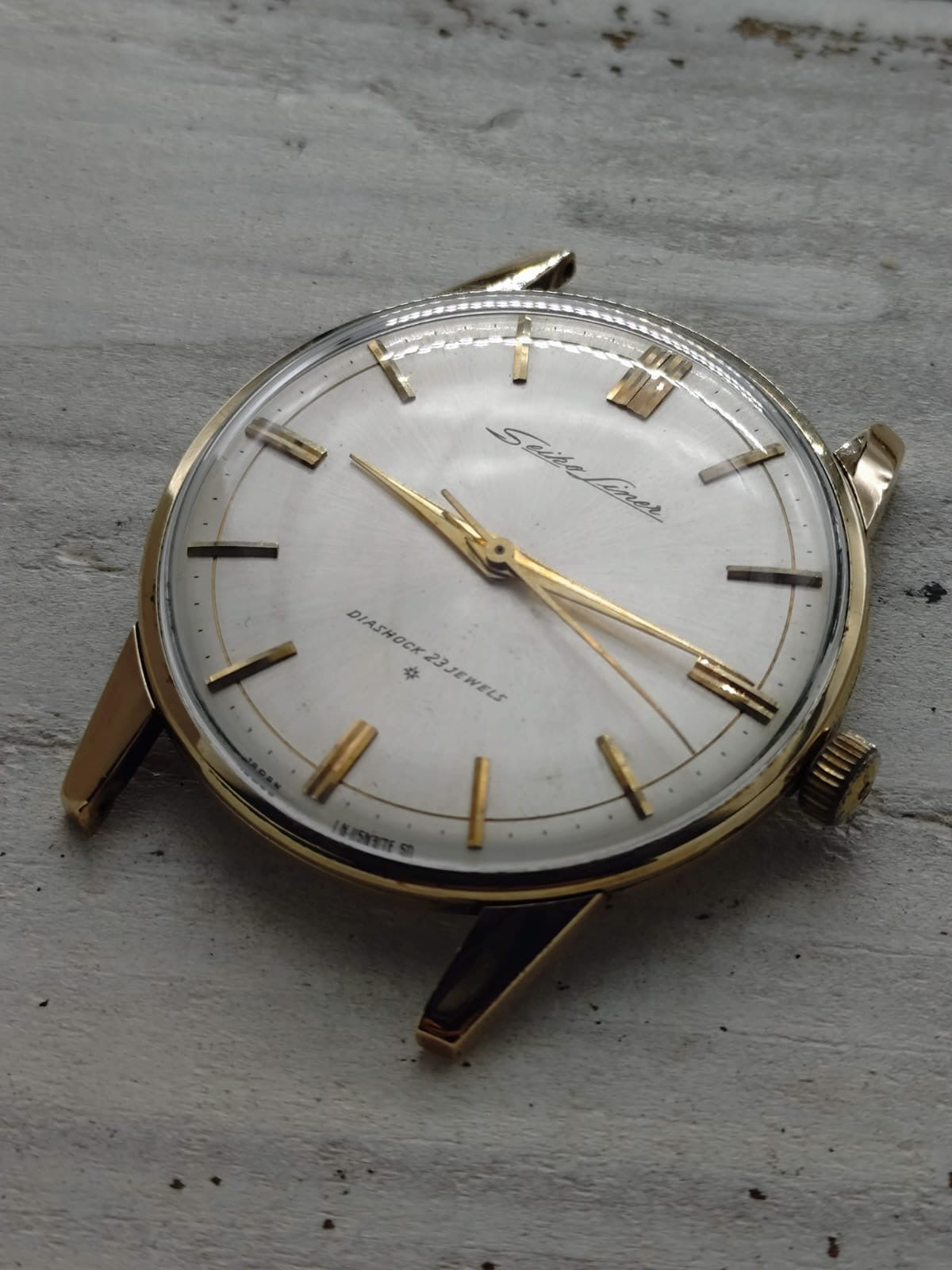 Seiko Liner « Diashock 23 Jewels » – Réf. J15007E – Calibre 3140, remontage manuel – Plaqué or – Début des années 1960 – Récemment révisée
