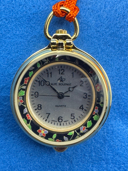 Alpe Rouenuk – Japanische Quarz-Taschenuhr mit Klappglas, Spiegelrückseite und kleinem Hon-Tsuge Kamm