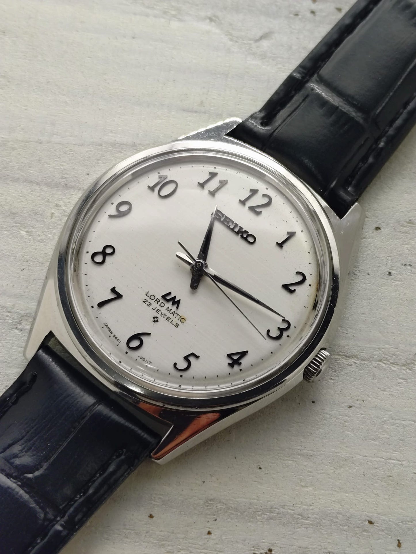 Seiko Lord Matic 5601-9000 – Juni 1970 – Time-only Arabic, revidiert
