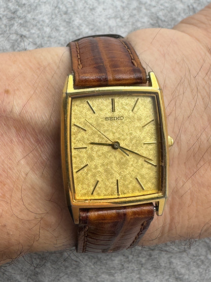 Seiko Quartz 9021-5340 – December 1985 – square, gold-colored – only 5.3 mm high – freshly serviced