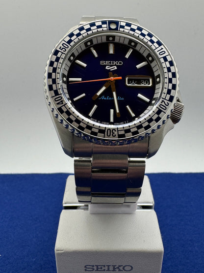 Seiko 5 Sports SBSA243 / SRPK65K1 „Checkerboard Rally Diver“ – Special Edition