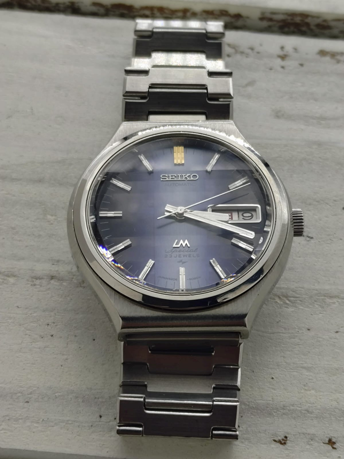 Seiko Lord Matic Special 5206-6090 – Calibre 5206, 23 rubis, Daini Seikosha – cadran bleu, verre minéral triple facette – novembre 1972 – fraîchement révisée