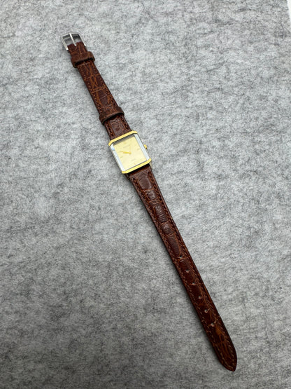 Citizen Exceed – April 1987 - Bicolor Tank case with onyx bezel – Caliber 3330, anti-magnetic