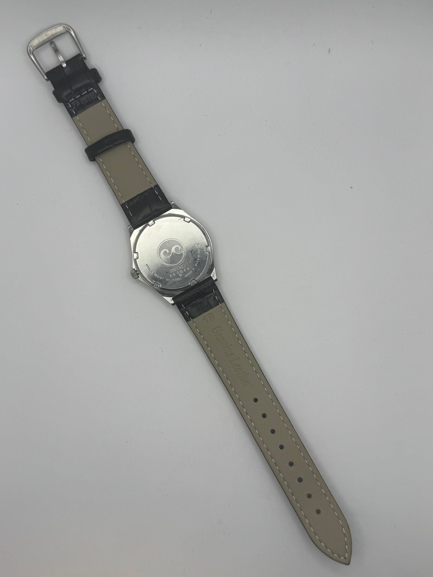 Seiko Chronos Quartz 8123-6130 (Juni 1976) – frühe japanische Quarzklassik in eleganter Linienführung
