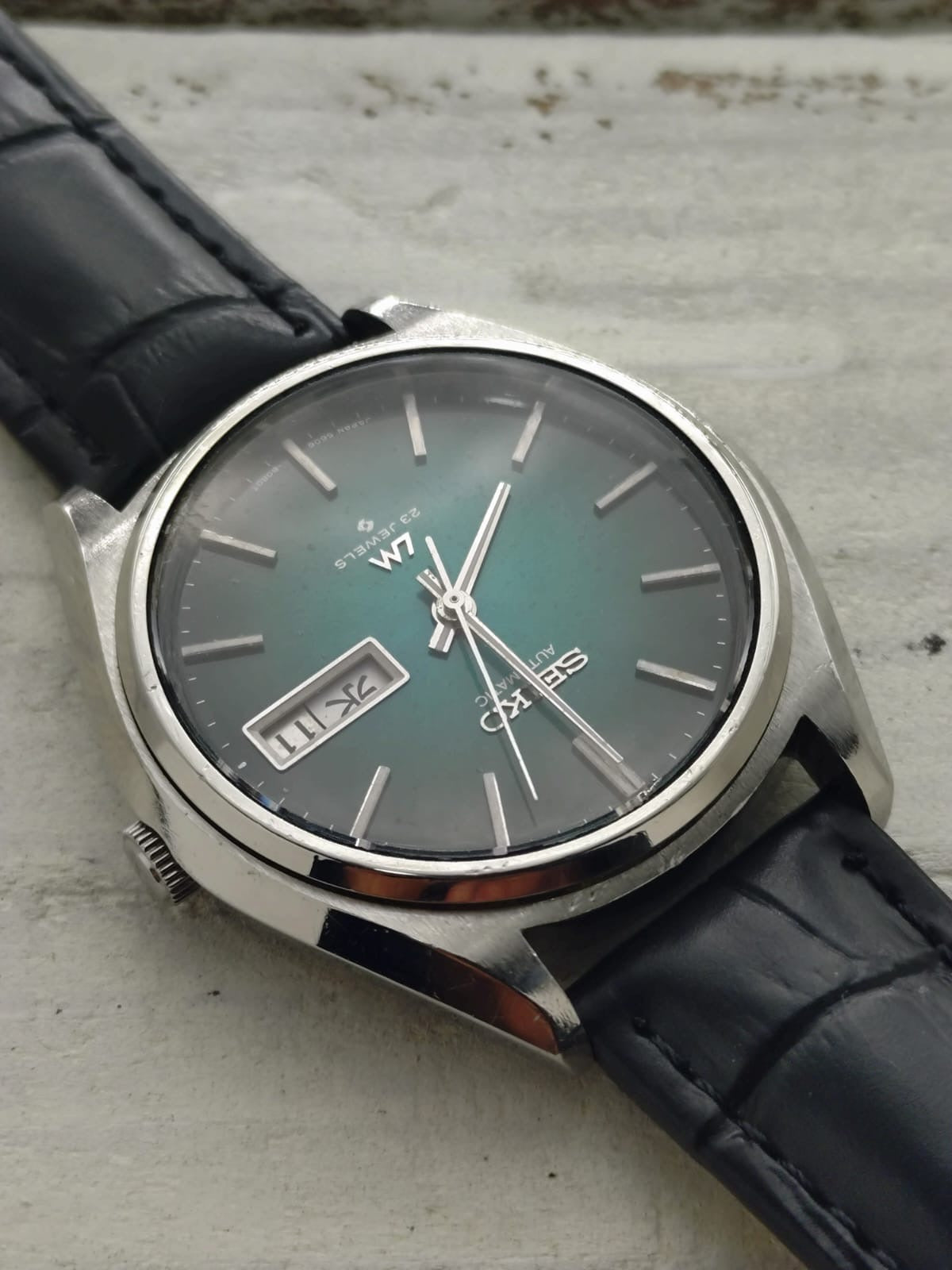 Seiko Lord Matic 5606-8050 – Caliber 5606A, 23 jewels – green gradient dial – Mitsui Group service anniversary watch, November 1974 – freshly serviced
