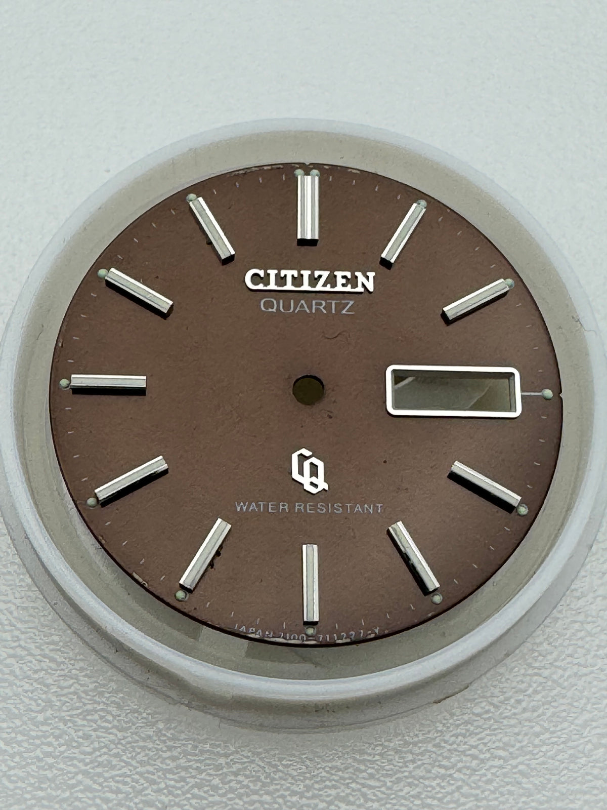Citizen Quartz — Cadran 7100-711227-Y, marron (NOS)