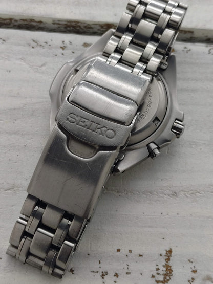 Seiko Kinetic Titanium Scuba 200 m – Ref. 5M63-0B40 – Caliber 5M63, titanium, diver's bezel – June 2006
