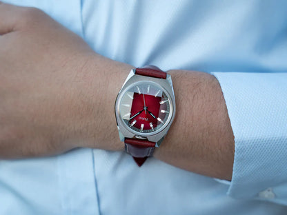 Vario Futurist Watch – Sunburst Red Fumé