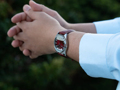 Vario Futurist Watch – Sunburst Red Fumé