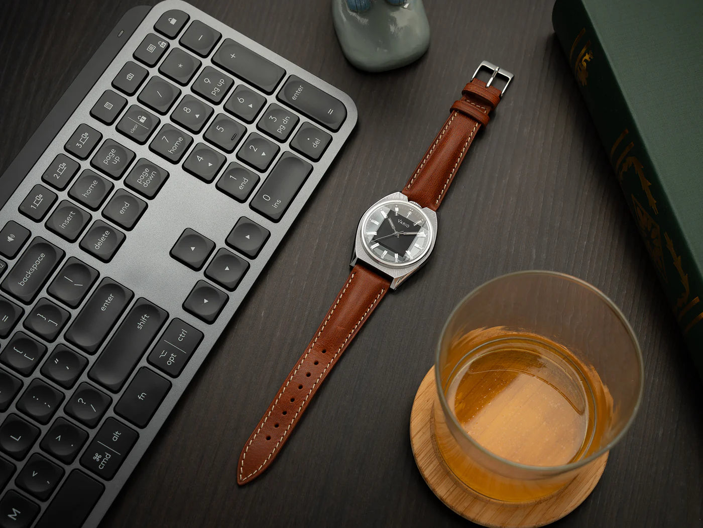 Vario Futurist Watch – Sunburst Black Fume