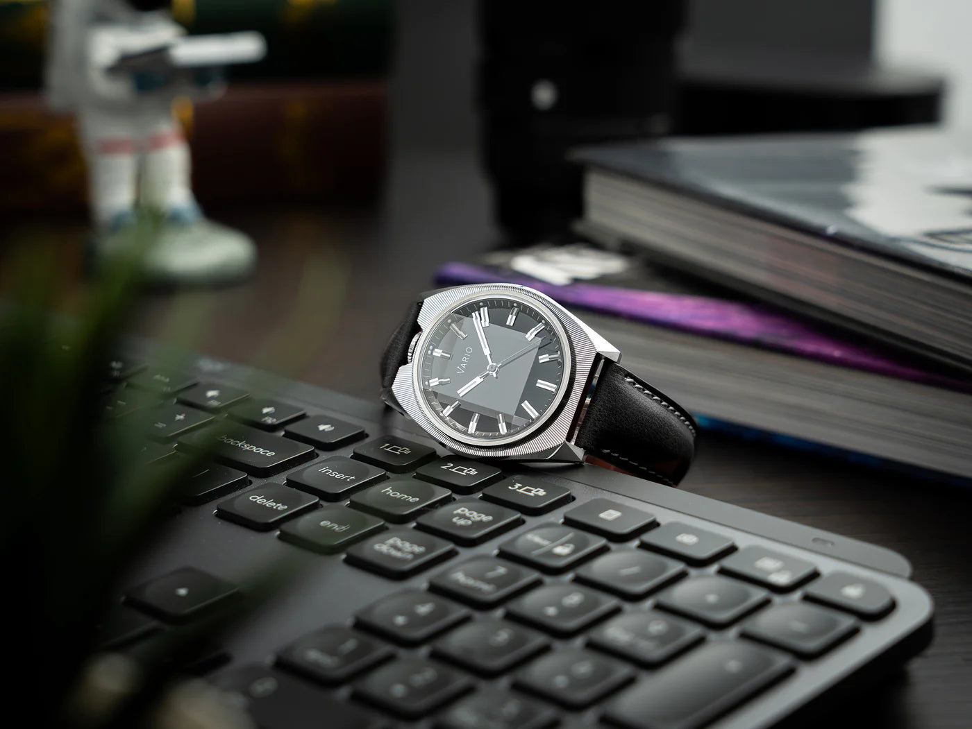 Vario Futurist Watch – Sunburst Purple Fume