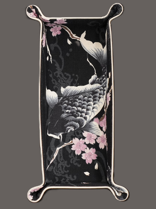 Plateau exclusif pour montres et bijoux – Pièces uniques réalisées à la main à partir de tissus de kimono japonais originaux, modèle Kois, noir et rose, 24 x 12 cm