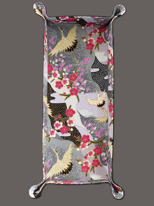 Plateau exclusif pour montres et bijoux – Pièces uniques fabriquées à la main à partir de tissus de kimonos japonais originaux, motif Branches du Japon bleu et blanc 24 x 12