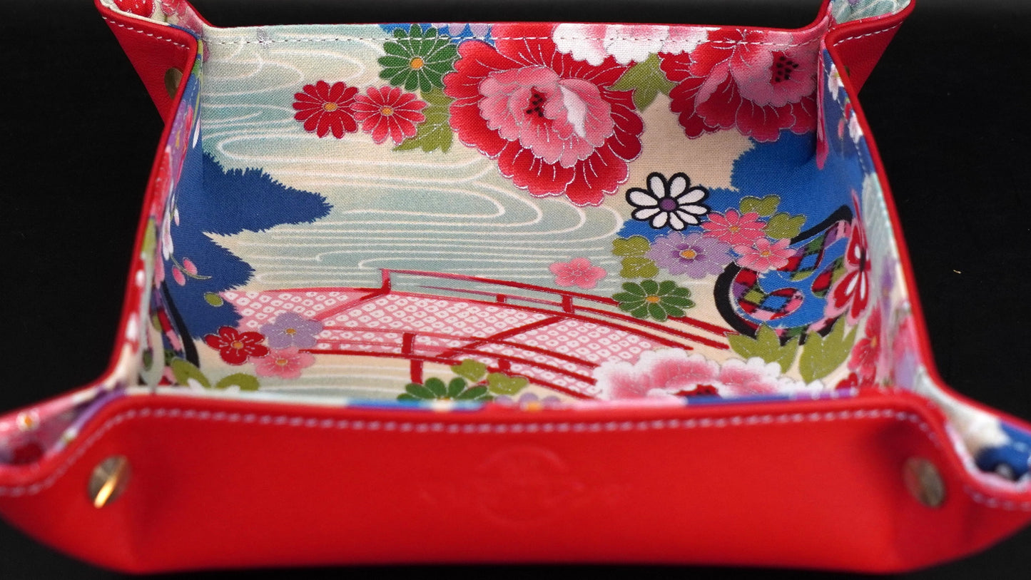 Plateau exclusif pour montres et bijoux – pièces uniques réalisées à la main à partir de tissus de kimonos japonais originaux, modèle Pont japonais et Papillon, 20 x 20 cm