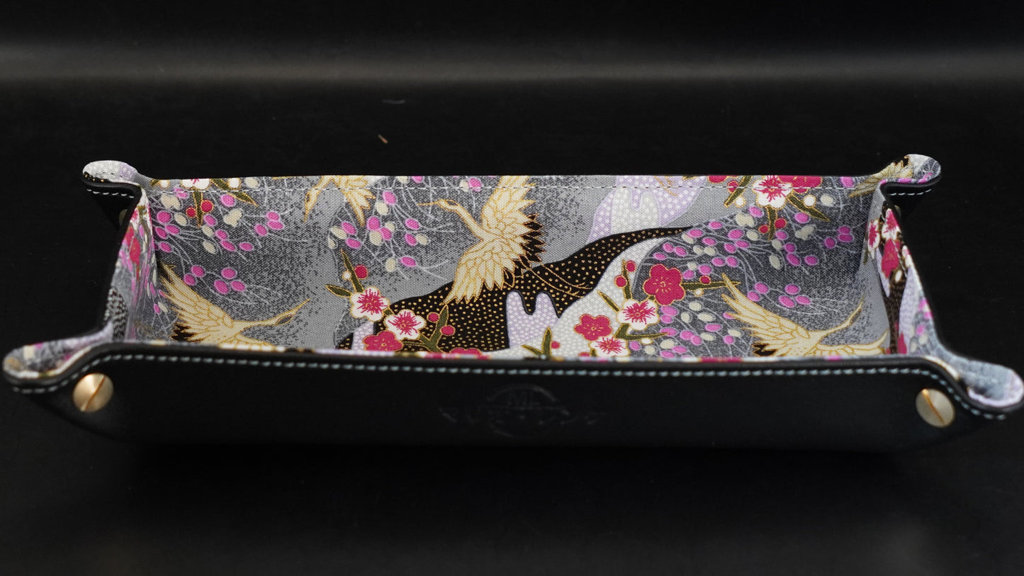 Plateau exclusif pour montres et bijoux – Pièces uniques fabriquées à la main à partir de tissus de kimonos japonais originaux, motif Branches du Japon bleu et blanc 24 x 12