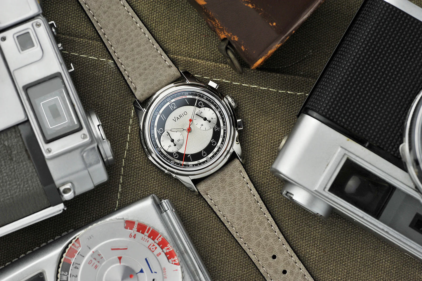 Vario Empire - White Tuxedo Tachymètre Chronograph Watch