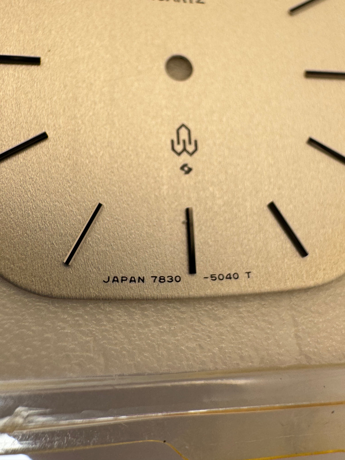 Seiko Quartz — Dial 7830-5040 T, Cushion-shaped (NOS)