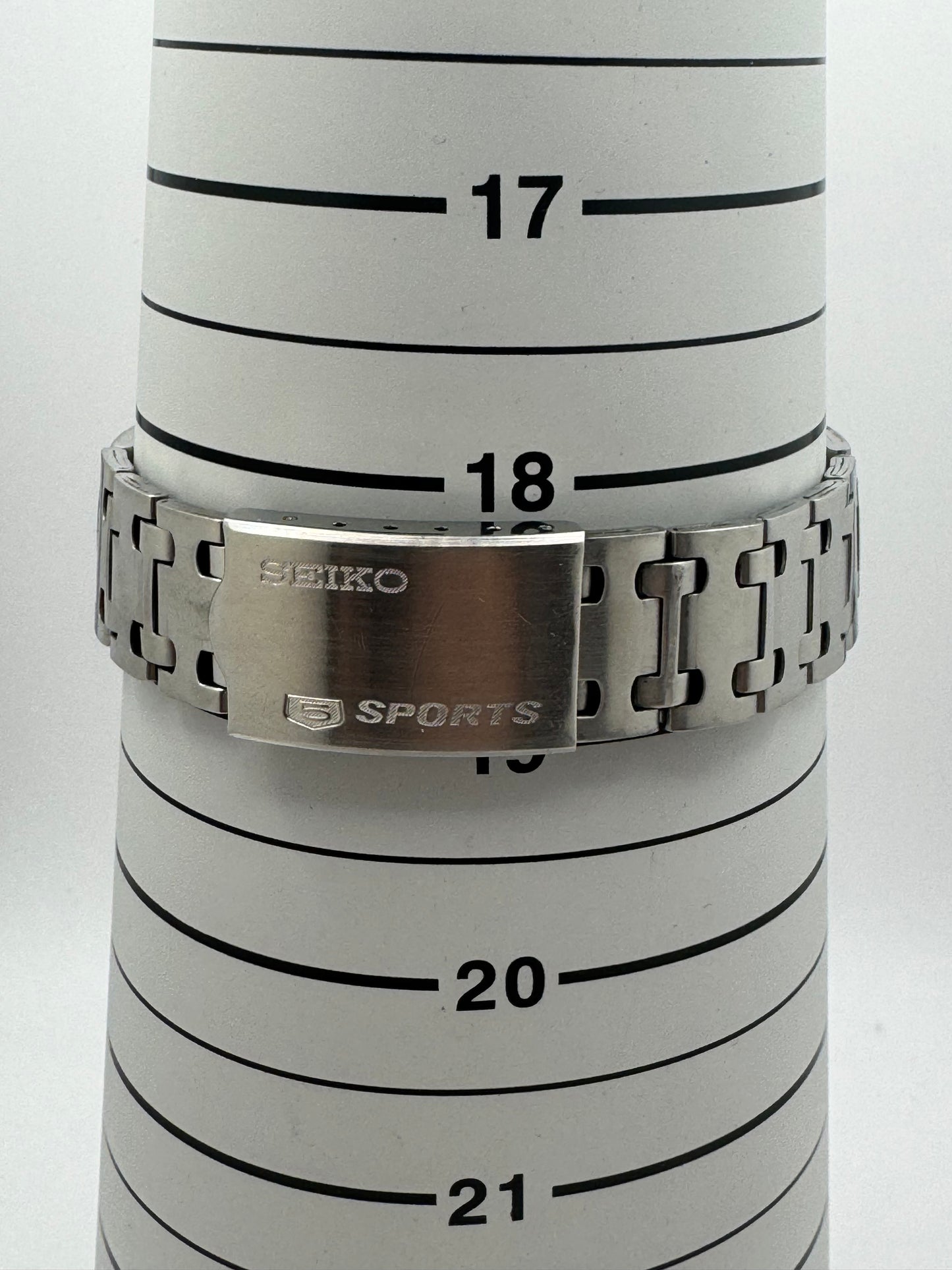Seiko 5 Sports 6106-8560 – Feb. 1970 – blaues Dial, Originalband, revidiert