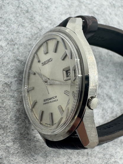 Seikomatic-R 8305-9010 – Juillet 1965 – Diashock 30 rubis – Fond « WATER PROOF » avec dauphin – révisée
