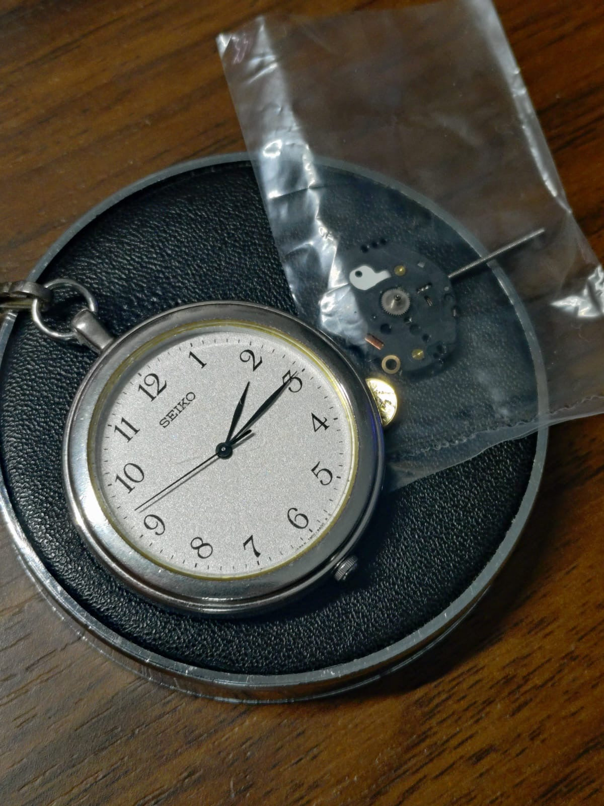 Seiko Taschenuhr Ref. 7N01-9A00 – November 1997 – mit Kette, Box und Anleitung – Werk neu ersetzt