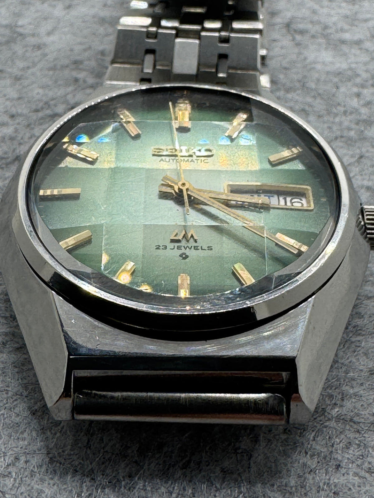 Seiko Lord Matic 5606-8110 – Automatic – July 1975 – green textured dial – freshly serviced