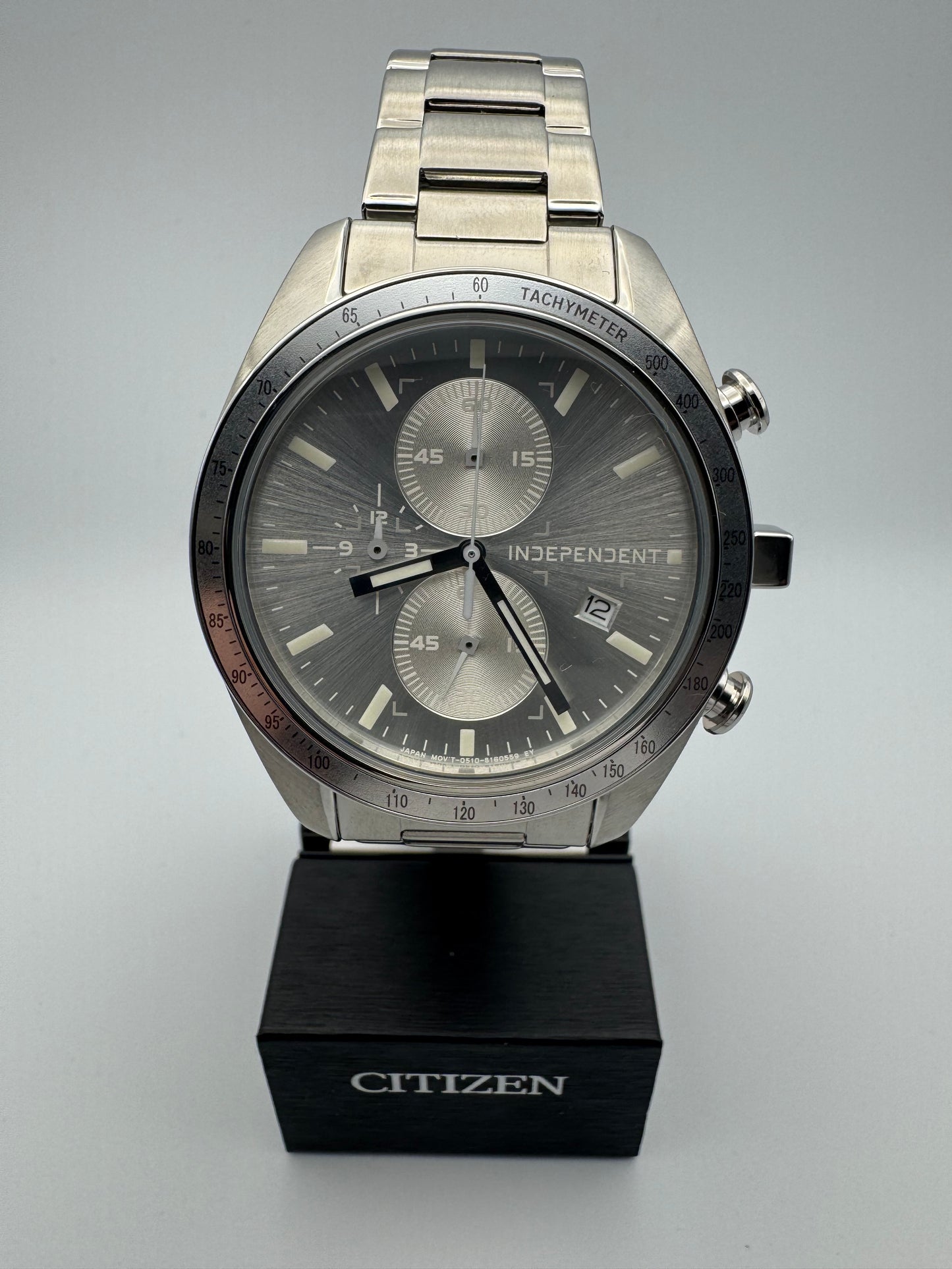 Citizen INDEPENDENT BA7-115-91 – Sportlicher JDM-Chronograph der „Timeless Line“ (neu, ungetragen)