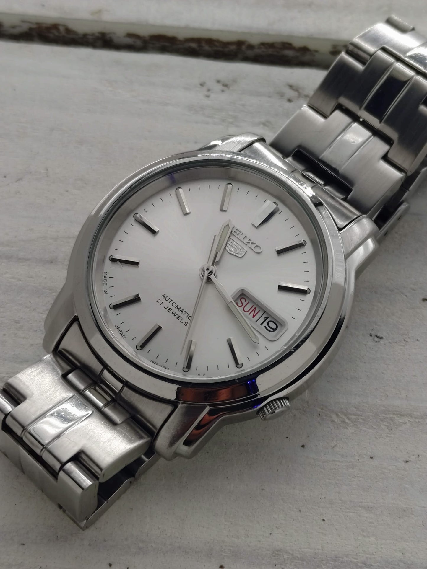 Seiko 5 Automatic SNKL81 (7S26-03S0) -ca. 2005-2010 – Silbernes Sunburst-Zifferblatt & Tag/Datum – 21 Jewels, Made in Japan