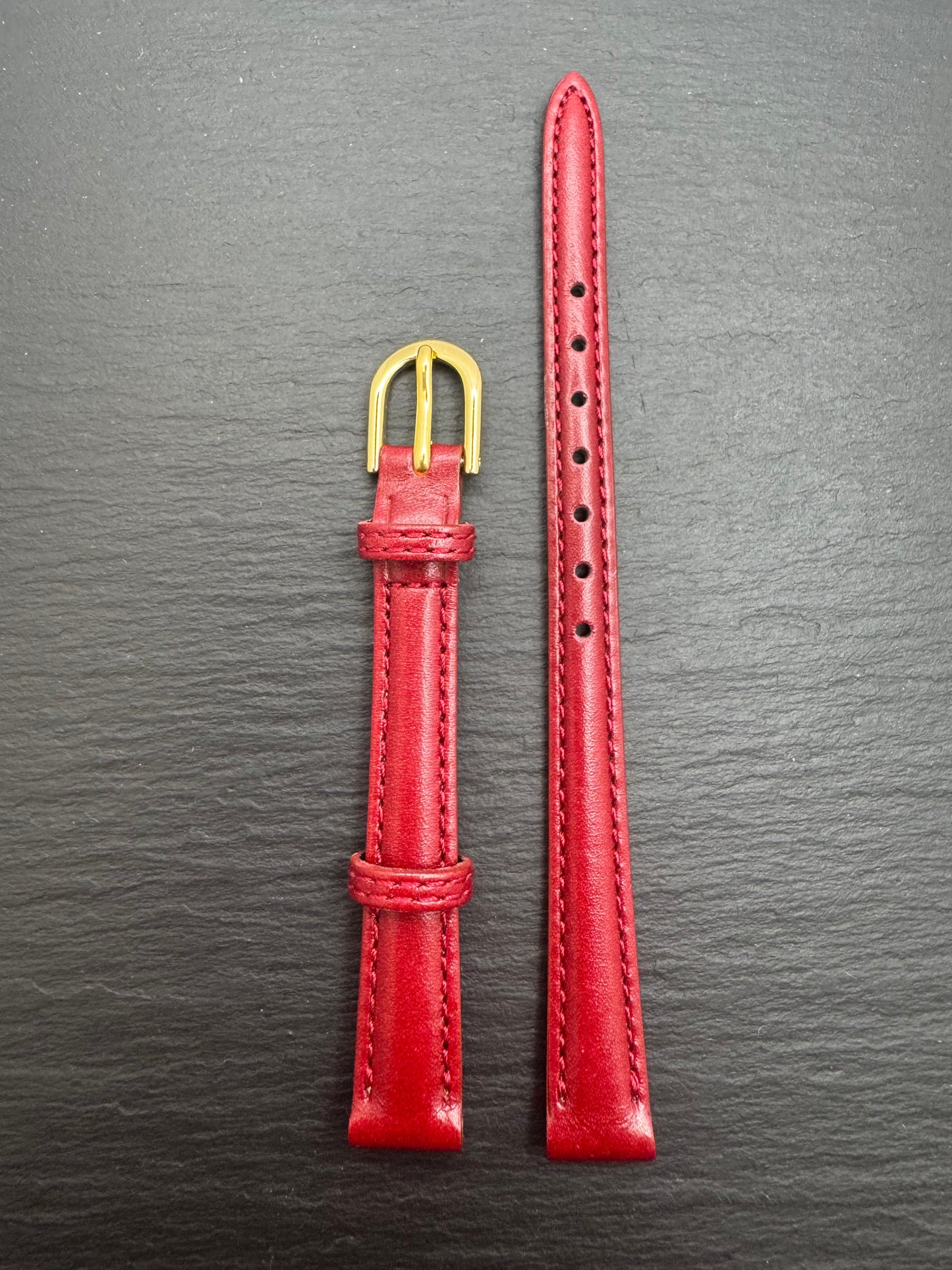 Bambi – Vintage NOS Kalbslederband, 10 mm, Weinrot, goldfarbene signierte Schließe (Japan)