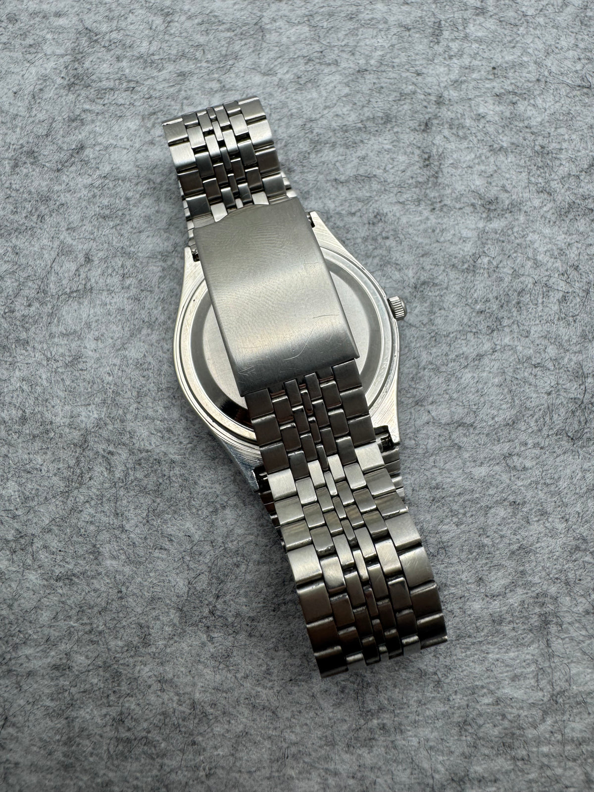Citizen Seven Star Quartz – October 1983 – All-steel case with wing logo – Ref. 4-140427