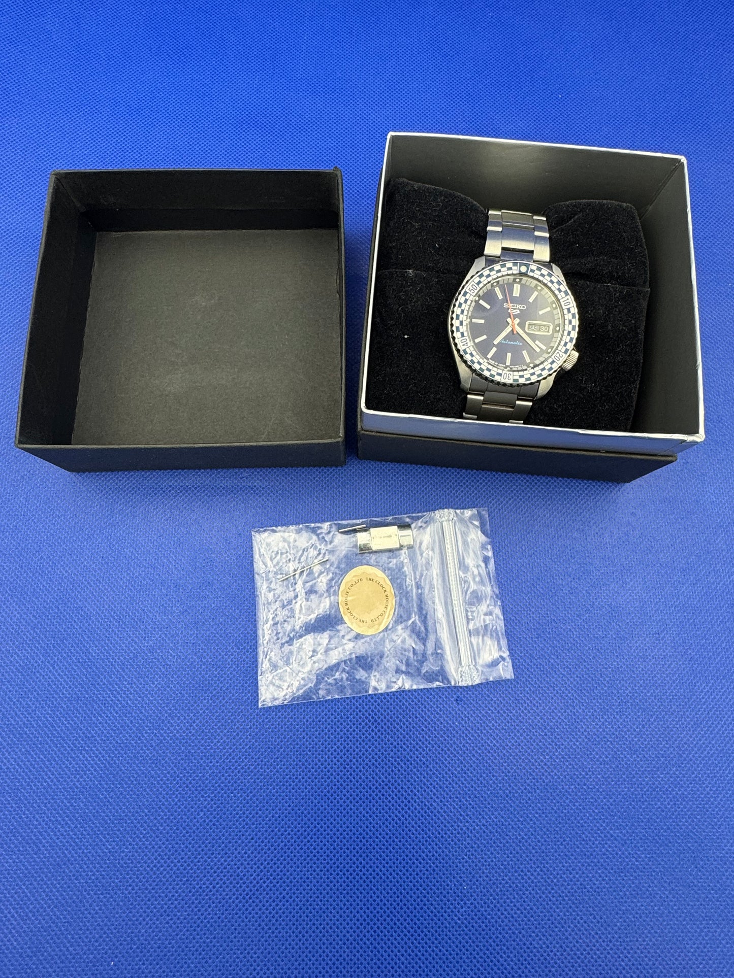 Seiko 5 Sports SBSA243 / SRPK65K1 „Checkerboard Rally Diver“ – Special Edition