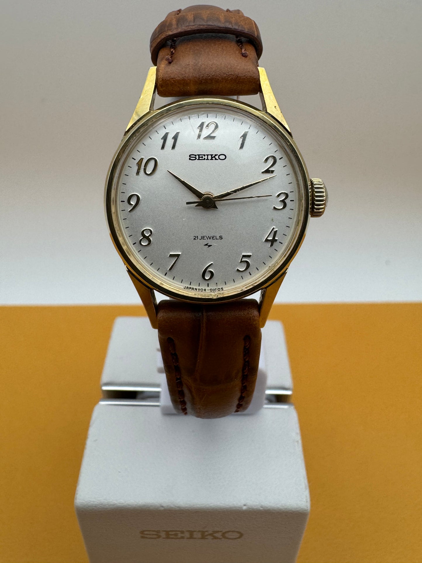 Seiko 1104A – 21 Jewels – Handaufzug Damenarmbanduhr (Dezember 1973)