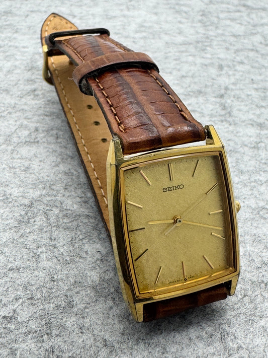 Seiko Quartz 9021-5340 – December 1985 – square, gold-colored – only 5.3 mm high – freshly serviced