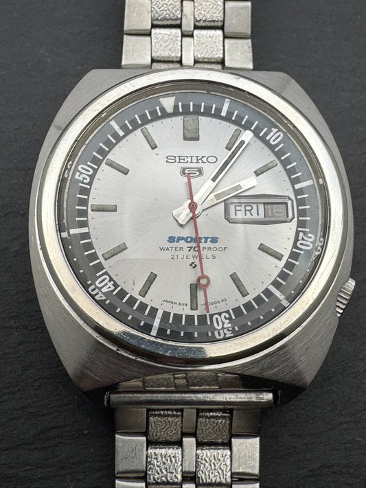 Seiko 5 Sports 6119-6020 – Calibre 6119, 21 rubis, Suwa Seikosha – lunette interne via la couronne, « Water 70 Proof » – novembre 1968 – fraîchement révisée