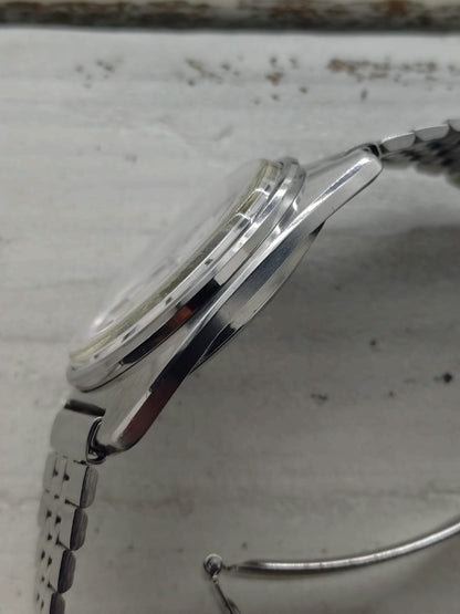 Seiko Lord Matic 5606-7130 – Caliber 5606, 25 jewels, Suwa Seikosha – Linen dial, monocoque case – July 1970 – freshly serviced