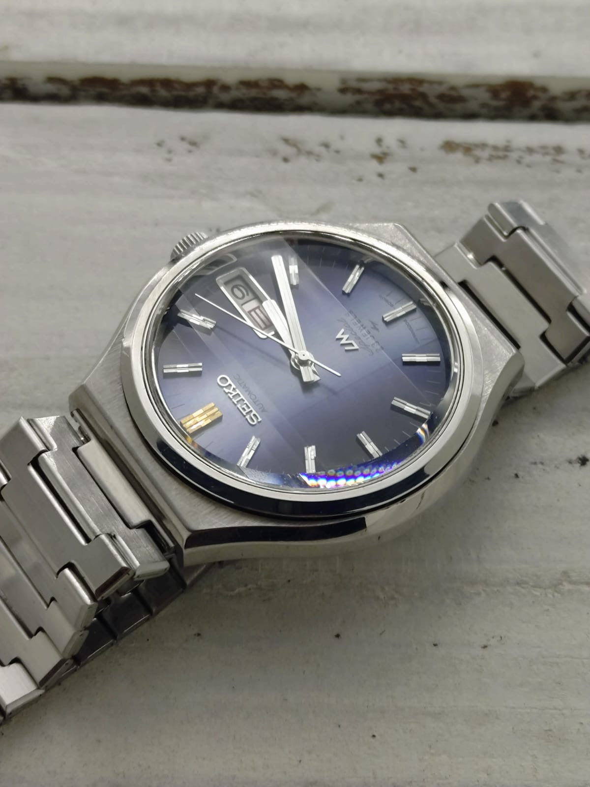 Seiko Lord Matic Special 5206-6090 – Calibre 5206, 23 rubis, Daini Seikosha – cadran bleu, verre minéral triple facette – novembre 1972 – fraîchement révisée
