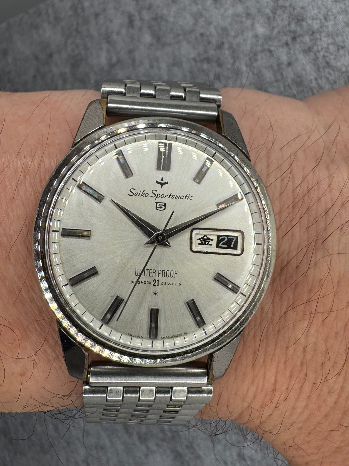 Seiko Sportsmatic 5 – Diashock 21 Jewels, Tag/Datum – originales Stahlarmband – revidiert mit Beleg