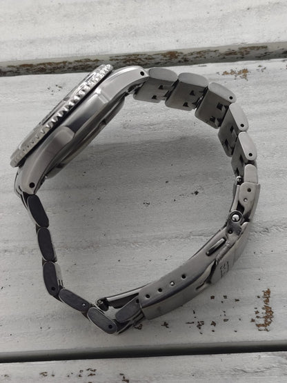 Seiko Kinetic Titanium Scuba 200 m – Ref. 5M63-0B40 – Caliber 5M63, titanium, diver's bezel – June 2006