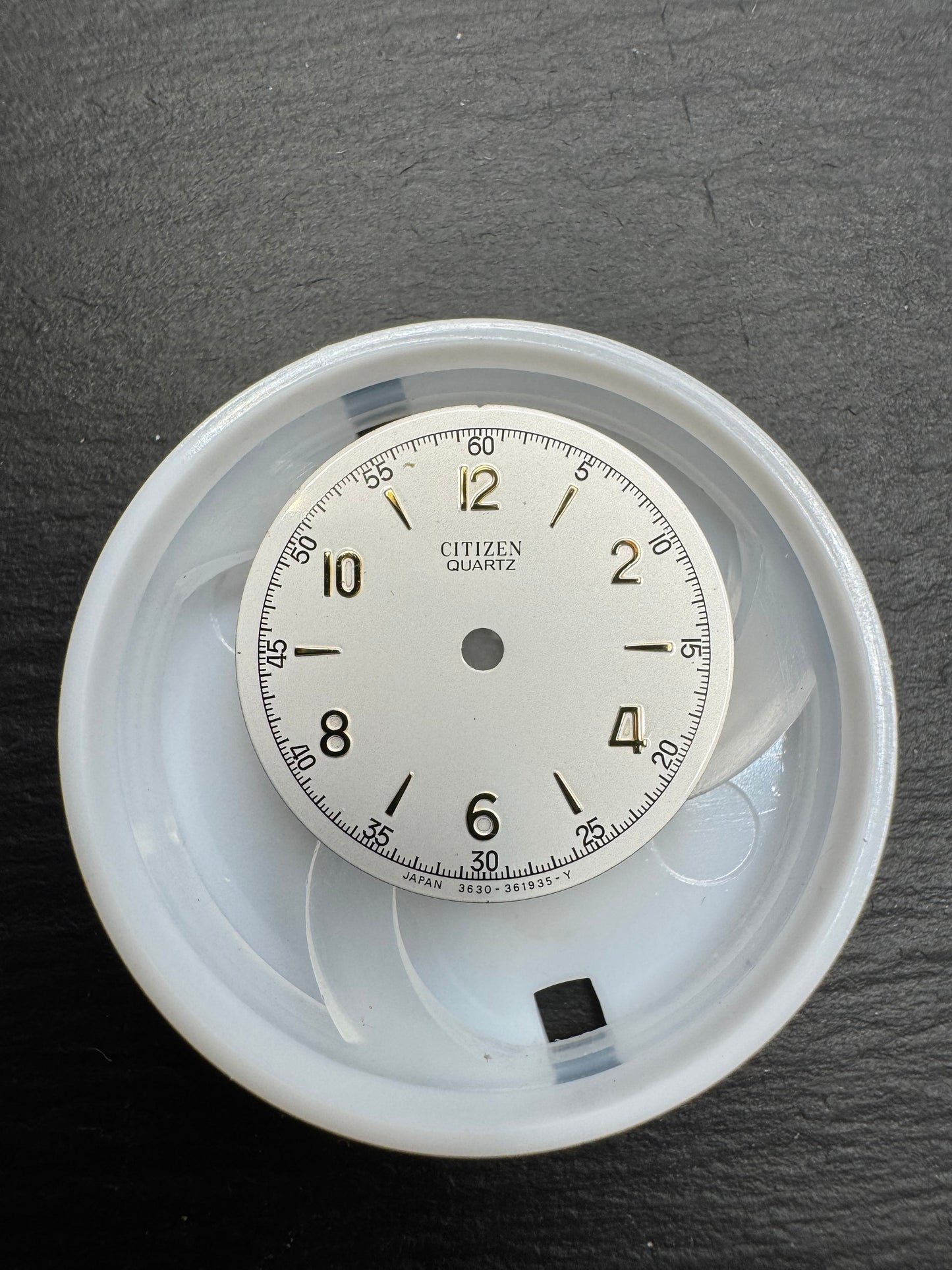 Citizen Original Zifferblatt 3630-361935 „Citizen Quartz" (Silber/Gold, applizierte Goldziffern) – NOS