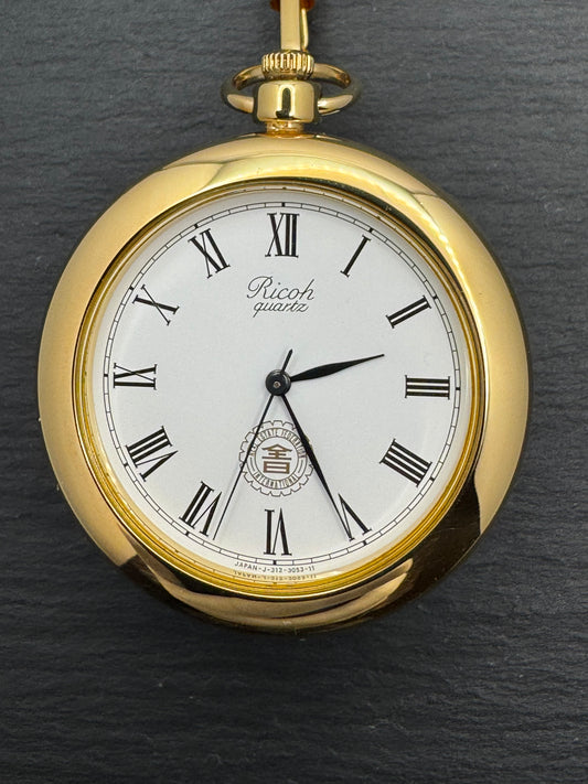 Ricoh Quartz Taschenuhr – Jubiläumsedition Zen-Nichi Kaikan („全日会館落成記念“)