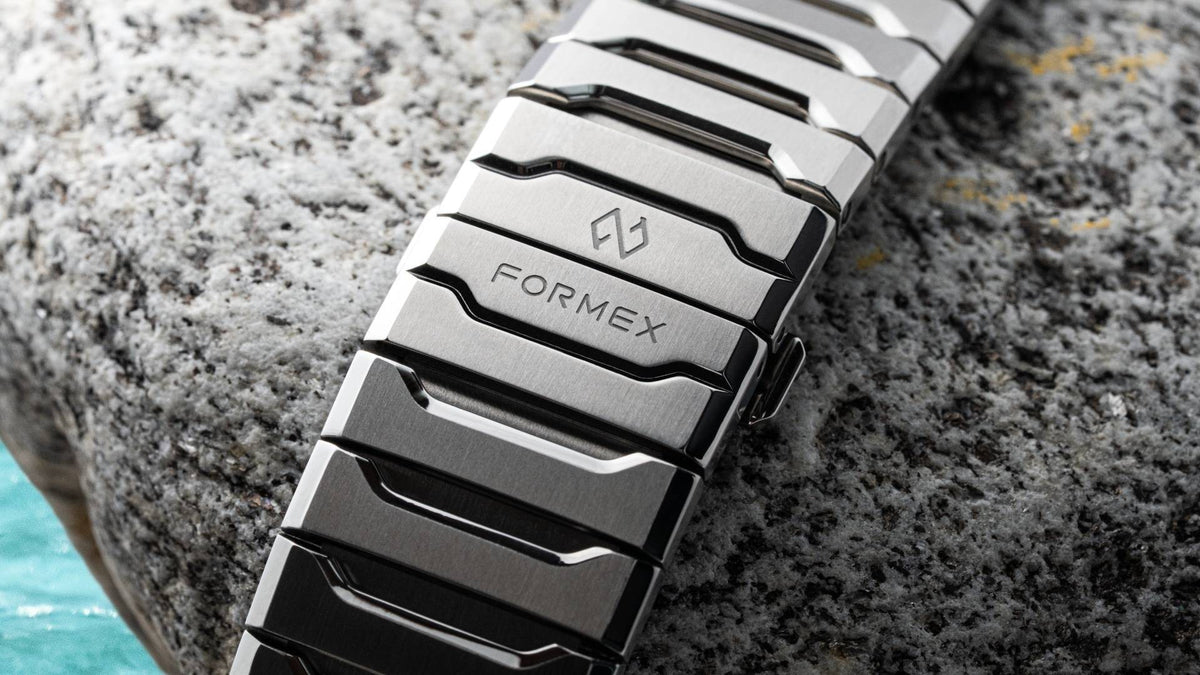 Formex Aria – integriertes Titanarmband mit Feinverstellung