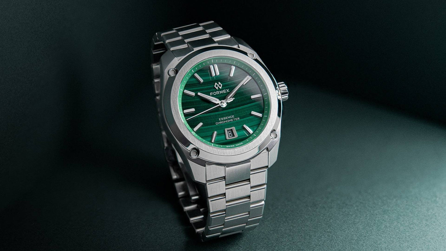 Formex Essence 41 Malachite, Styled Image am Edelstahlarmband