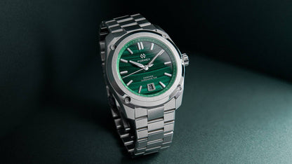 Formex Essence 41 Malachite, Styled Image am Edelstahlarmband