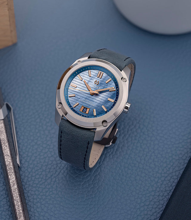 Formex Essence 39 Automatik Chronometer "Mother of Sky" 39mm