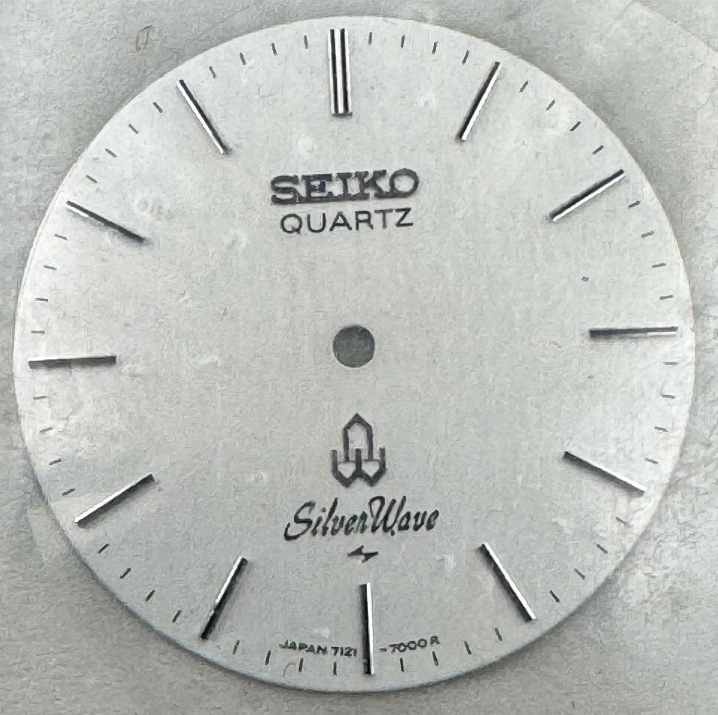 Seiko Original Zifferblatt 7121-7000 „SilverWave“ (Quartz) – NOS